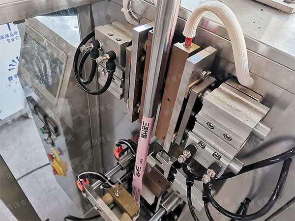 全自动立式草莓社区网址的新地址调试应注意的几个方面